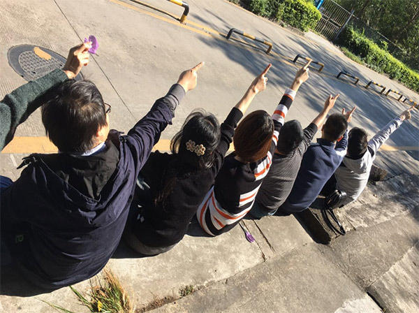 摆个POSE