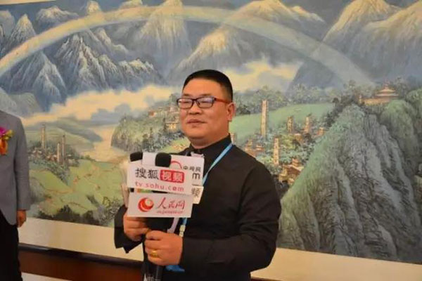 东莞通荣制衣董事长邓立万